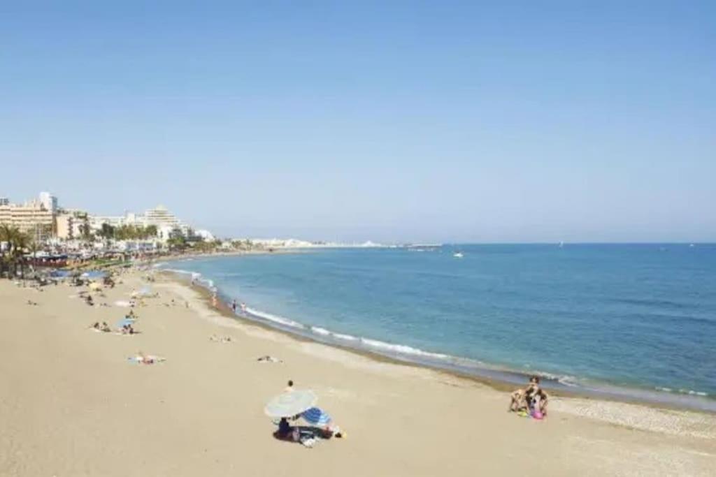 Elegante Alojamiento Con Piscina A 200 M Del Mar. Leilighet Benalmádena Eksteriør bilde