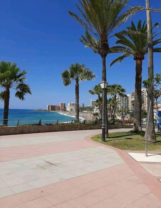 Elegante Alojamiento Con Piscina A 200 M Del Mar. Leilighet Benalmádena Eksteriør bilde