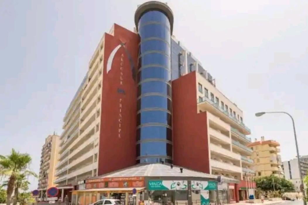 Elegante Alojamiento Con Piscina A 200 M Del Mar. Leilighet Benalmádena Eksteriør bilde